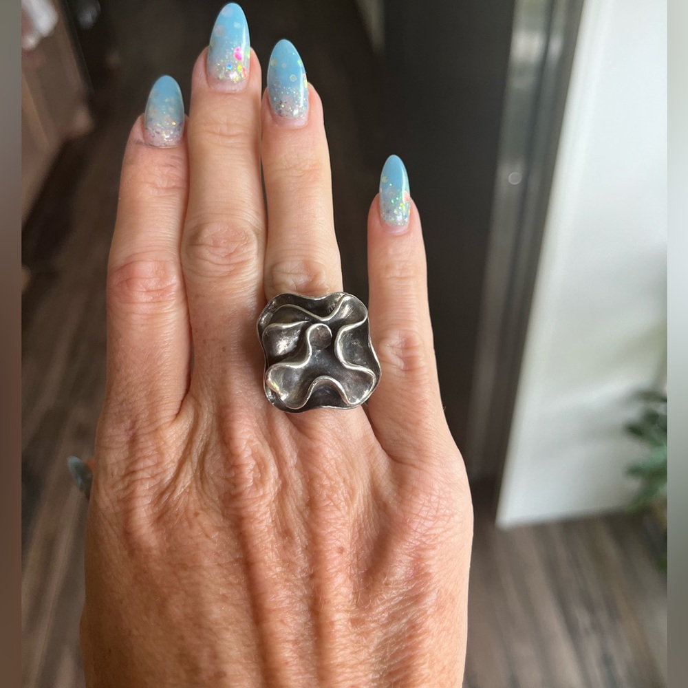 Silpada Freeform Floral ring